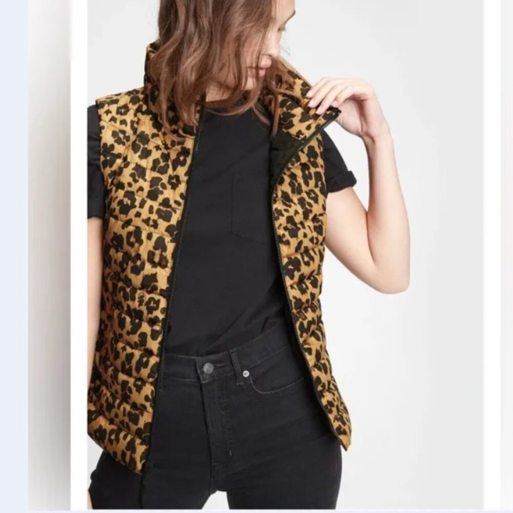 Gap Leopard Puffer Vest Funnel Neck Animal Print Sustainable Upcycled Womens XS